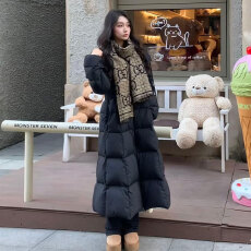 批发在逃公主同款M蒙家收腰北方加厚超长款过膝修身显瘦外套女羽绒服