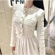 批发<b class='q'>韩国</b>东大门 秋装 单排扣气质圆领修身气质小香风针织毛衣短外套