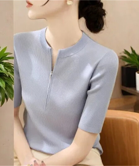 여름 새로운 긍정적 인 어깨 반 개방 칼라 반팔 니트 스웨터 여성 단색 미니멀리즘 새로운 지퍼 디자인 얇은 스타일 맨위 여성