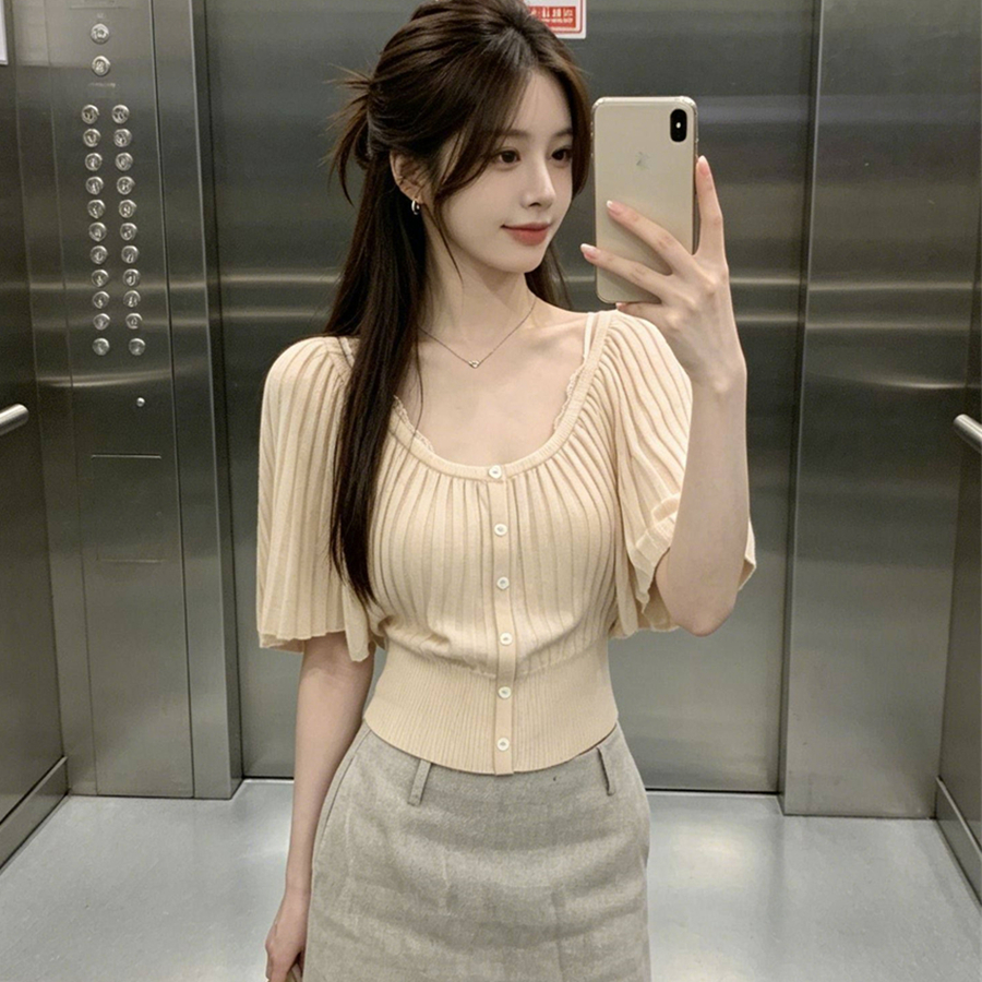 슈퍼 잘 생긴 플리츠 반팔 티셔츠 여성 여름 새로운 패션 허리 수축 몸매 가꾸기 슬림해 보이는 다용도 니트 맨위