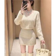 批发高级感小香风V领针织套装女<b class='q'>秋</b>冬小个子慵懒气质毛衣包臀裙两件套