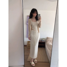 批发温柔风杏色圆领长袖开衫<b class='q'>吊带</b>半身裙时尚套装 显瘦气质