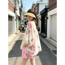 批发温柔风米白圆领灯笼袖宽松植物花卉印花<b class='q'>T</b><b class='q'>恤</b> 显瘦气质