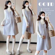 批发实拍孕妇装秋冬套装 温柔浅紫背心裙+白色内搭 时尚舒适孕期穿搭