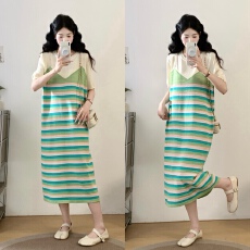 批发<b class='q'>实拍</b>大码女装假两件背带彩色条纹直筒过膝显瘦休闲拼接长款连衣裙