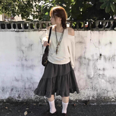 批发韩系小众设计波点接拼不规则挂脖百搭露肩<b class='q'>长袖</b><b class='q'>T</b><b class='q'>恤</b>上衣