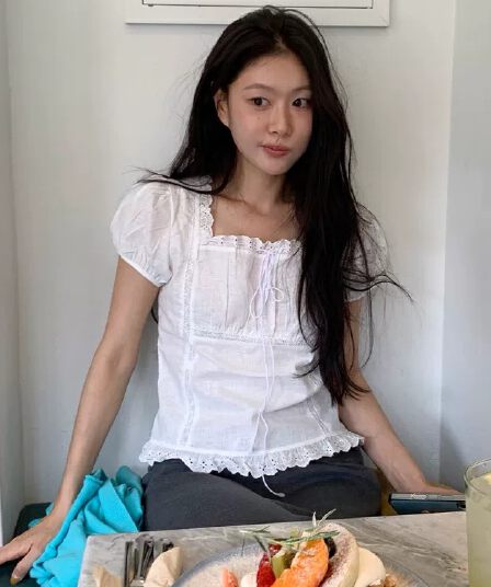 낭만주의 레이스 측면 레이스업 나비 매듭 광장 칼라 화이트 쇼트 스타일 셔츠