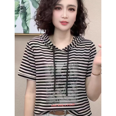 批发时尚减龄烫钻印花连帽短袖2026夏季新款洋气休闲<b class='q'>妈妈装</b>百搭上衣