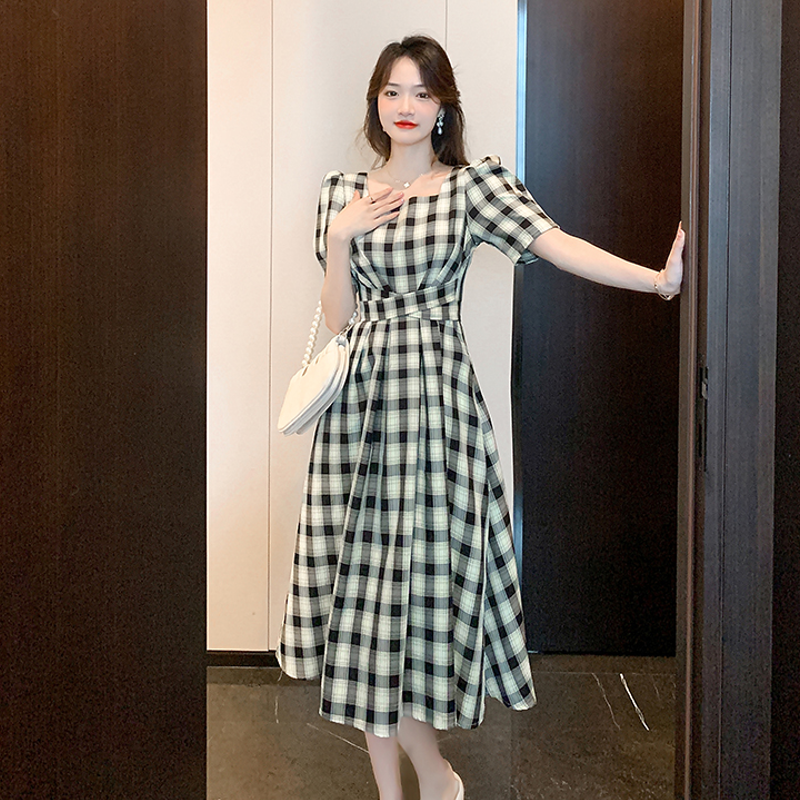 大码法式赫本风设计感格子连衣裙女夏季胖mm收腰气质时尚方领长裙   服裝批發女裝批發服飾貨源