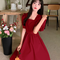 批发可盐可甜收腰显瘦<b class='q'>气质</b>显白小红裙女夏季大码胖mm方领红色连衣裙子