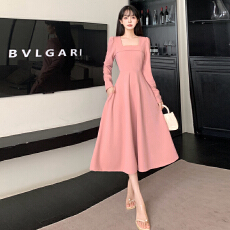 批发轻奢高级感气质白色连衣裙女2026秋季大码胖mm收腰减龄别致a字裙.