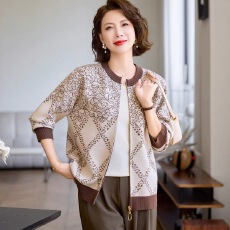 批发春秋装外套新款休闲上<b class='q'>衣服</b><b class='q'>中老年</b>女时尚洋气高贵针织开衫