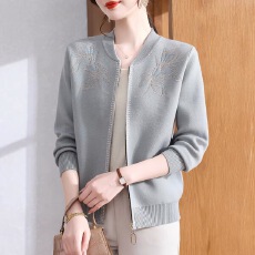 批发春秋装外套新款休闲上<b class='q'>衣服</b><b class='q'>中老年</b>女时尚洋气高贵针织开衫