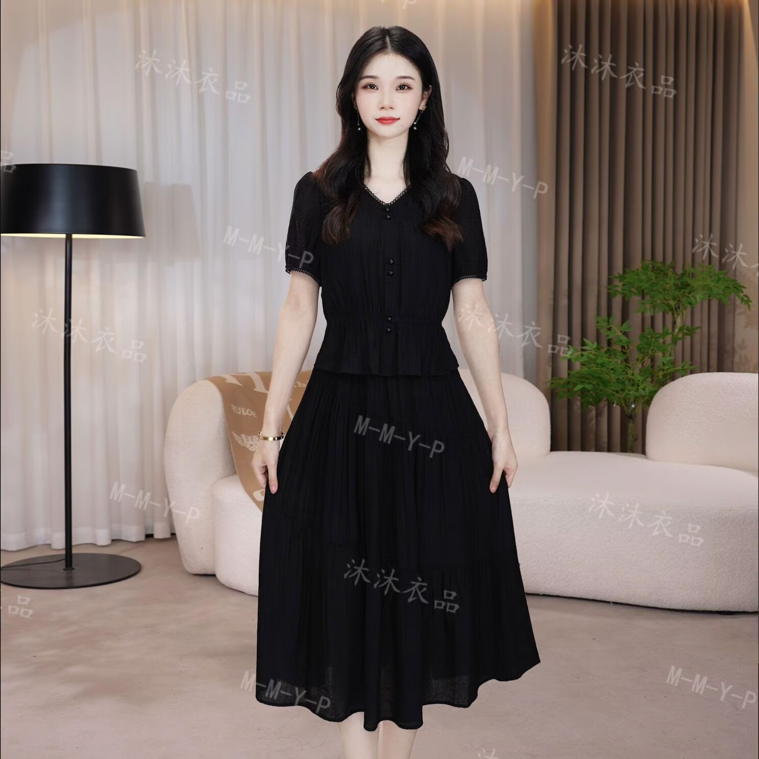 뮤 뮤 의류 제품 이른 봄 2026 새로운 슬림해 보이는 품격 패션 작은 검은 드레스 여름 프랑스식 허리 수축 명문 여성 드레스