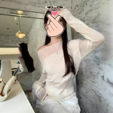 批发镂空拼接斜肩针织<b class='q'>打底衫</b>女装春季设计感小众露肩毛衣短款上衣