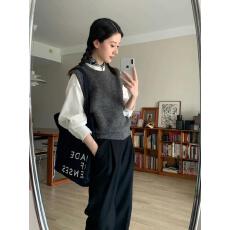 批发级灰色针织马甲背心女早秋新款小个子复古叠穿圆领毛衣马夹上衣