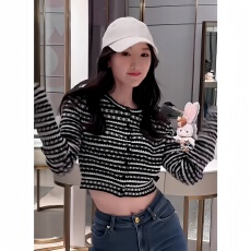 批发毛晓彤同款撞色条纹毛衣女新款早秋单排扣针织开衫<b class='q'>短款</b>小香风外套