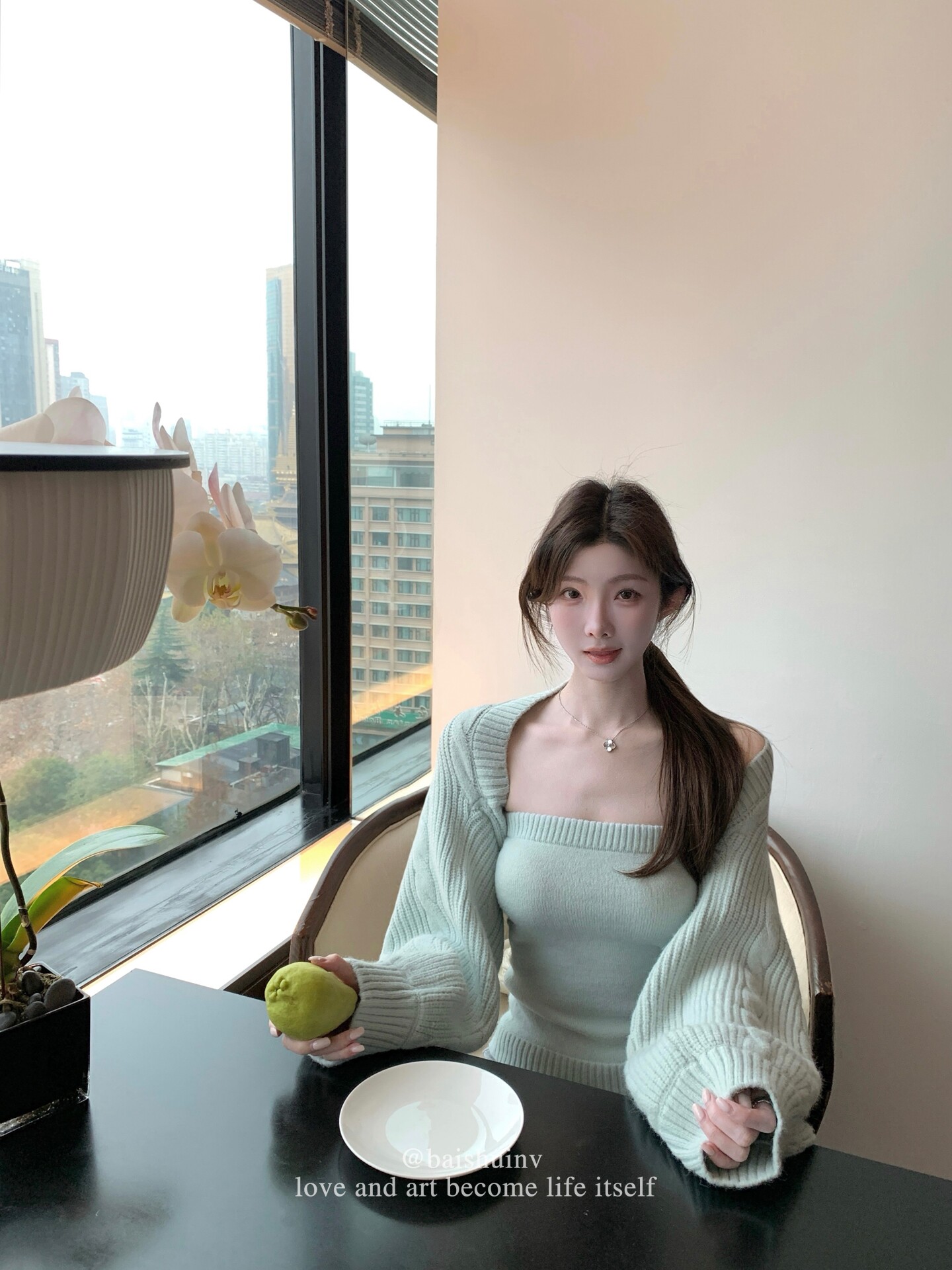 화이트 워터 여성 봄날 박하 남자 웨이브 튜브탑 조끼 모직물 쇼트 스타일 어깨 여성 순수한 욕망 바람 고급 센스 세트