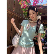 批发宋正恩绿色V领<b class='q'>针织衫</b>正肩短袖t恤女春夏韩系修身显瘦独特漂亮上衣