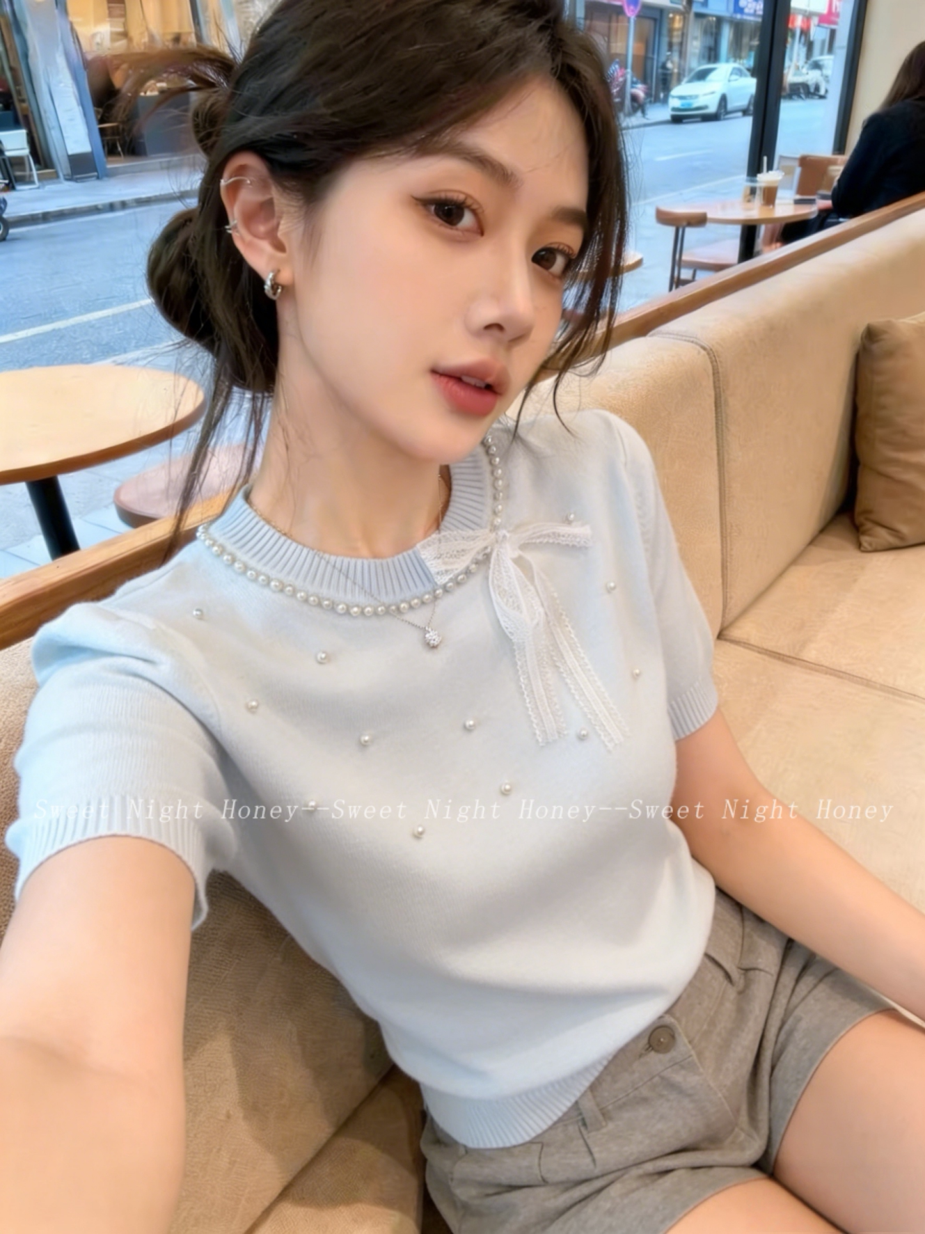 작은 샤넬 스타일 진주 나비 매듭 반팔 니트 스웨터 여성 여름 새로운 품격 연령 감소 패션 다용도 티셔츠 맨위