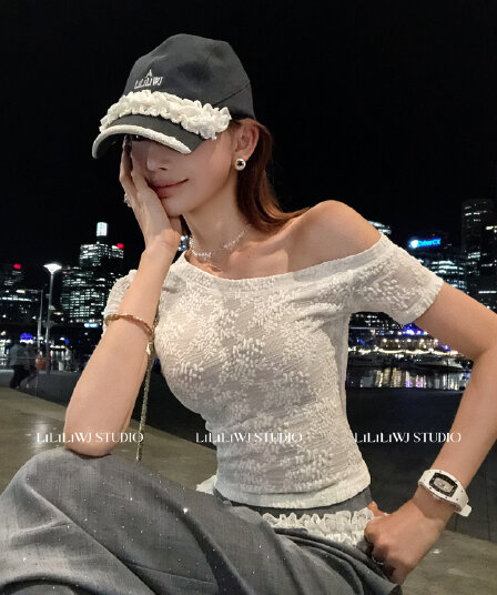 리 부드럽게 6 월 하나 의류 세 착용 오리지널 작은 대중 디자인 비스듬한 어깨 레이스 티셔츠 여성 몸매 가꾸기 슬림해 보이는 반팔 맨위