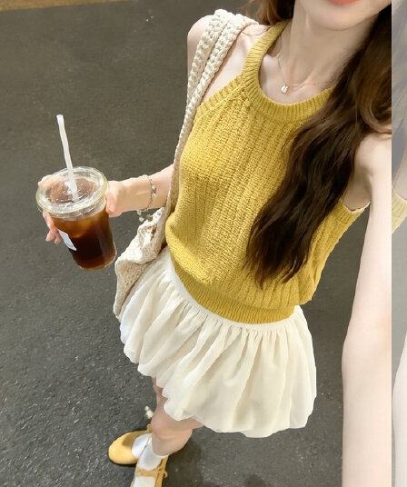 황색 행침 목 니트 조끼 여성 여름 외출용 2026 새로운 구덩이 기사 신선함 소녀 센스 여름 도파민 착용 가져 가라.