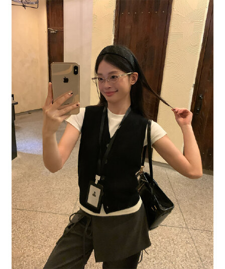 송 긍정적 인 En 검정색 스웨터 니트 베스트 조끼 여성 여름 스택 착용 외출용 높음 지혜 센스 슬림해 보이는 어깨 작은 맨위