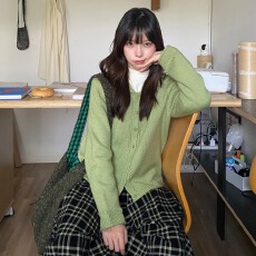批发奶兔星球-自制 暖岛翻领小镂空花边<b class='q'>毛衣</b>开衫外套女植绒扣针织上衣