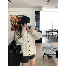 批发Hhyii 绒绒奶兔 复古麻花针织开衫女秋oversize宽松显瘦<b class='q'>毛衣</b>外套