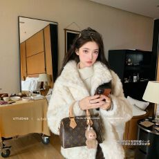 批发奥斯汀少女 小湖羊翻领环保皮草女冬羊羔毛皮毛一体毛毛外套