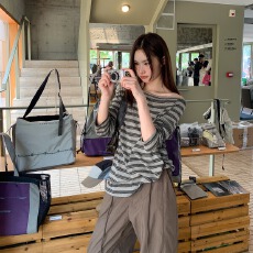 批发复古条纹宽松长袖T恤女<b class='q'>秋</b>季新款小众设计感斜肩打底上衣