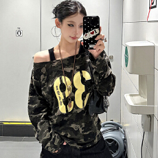 批发美式<b class='q'>街头</b>迷彩辣妹斜领收腰长袖T恤女新款秋季露肩上衣