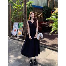 批发高级感法式系带翻领无袖<b class='q'>连衣裙</b>女夏季气质收腰温柔风大摆黑色长裙