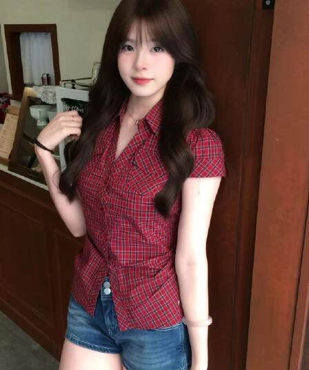 2026 아메리칸 레트로 긍정적 인 어깨 한 부서 빨간색 셔츠 반팔 여름 몸매 가꾸기 슬림해 보이는 셔츠 맨위