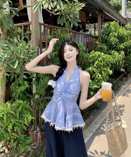 민족 스타일 무거운 작업 자수 꽃 행침 목 V넥 조끼 여성 여름 2026 주름 비틀림 섹시함 백리스 맨위