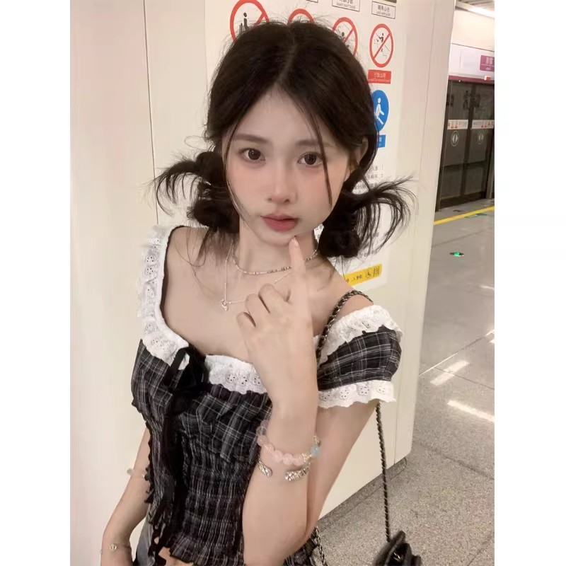 프랑스식 광장 칼라 체크무늬 레이스 반팔 여성 여름 2026 새로운 허리 수축 슬림해 보이는 디자인 센스 품격 핫걸 맨위