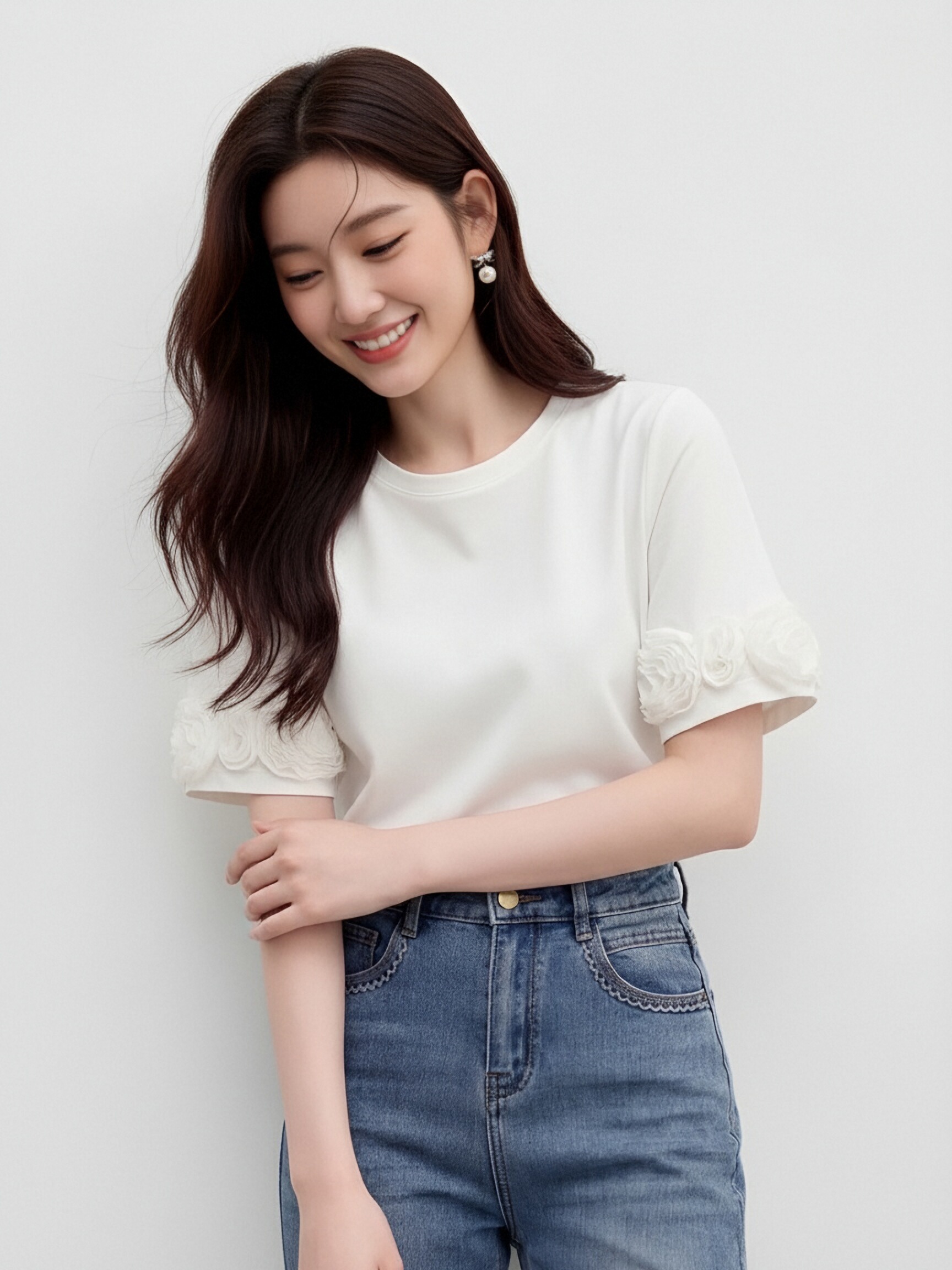 화이트 3 차원 꽃 반팔 티셔츠 여성 여름 새로운 라운드 넥 부드러운 품격 바람 다용도 슬림해 보이는 순면 맨위