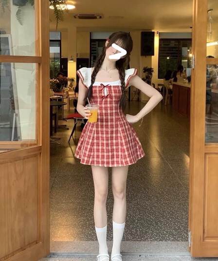 빨간색 그리드 이야기 소녀 센스 슬림해 보이는 품격 레트로 빨간색 체크무늬 작은 날다 소매 공주 드레스 작은 키 다용도 미니 스커트
