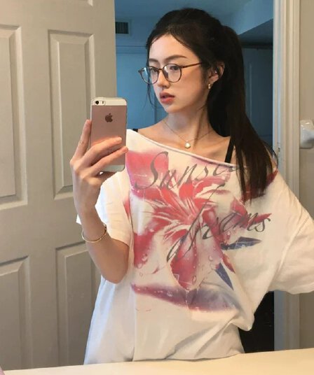 경관 그림 2026 원본 품질 달콤함 소녀 오프숄더 티셔츠 여성 프린트 반팔 맨위