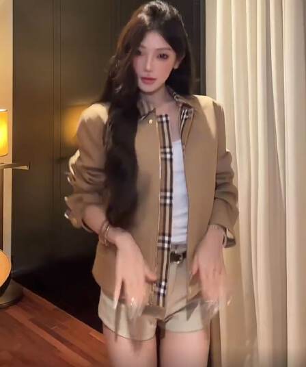 가을 레트로 카키 색 여성 코트 2025 새로운 체크무늬 바람막이 재킷 쇼트 스타일 작은 키 맨위 봄과 가을