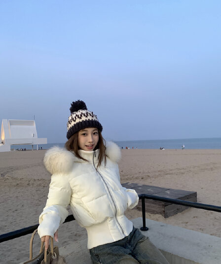 90 새로운 국가 표준 화이트 덕 다운 주 제 1 eeone 한 여성 일기 수 있습니다. 철거 리얼 모피 칼라 플러시 내피 허리 수축 다운 재킷