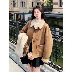批发牛角扣麂皮绒羊羔毛外套女冬2025新款小个子皮毛一体短款加厚棉衣
