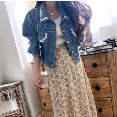 批发<b class='q'>韩国</b> 2026新款 独特珍珠钉缀设计感短款<b class='q'>牛仔</b><b class='q'>外套</b>开衫上衣