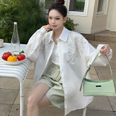 批发<b class='q'>韩版</b>春季宽松时尚长袖衬衫懒惰风休闲原宿百搭衬衣外套女