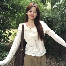 批发大码法式不规则斜肩波点长袖<b class='q'>T</b><b class='q'>恤</b><b class='q'>女</b>秋冬季修身打底衫巨好看的上衣