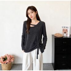 批发<b class='q'>大码</b>高级感镂空打底<b class='q'>长袖</b>T恤女秋冬胖mm显瘦设计飘带不规则小上衣