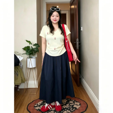 批发设计感刺绣立体花朵褶皱V领短袖T恤女2026年夏季新款宽松百搭上衣