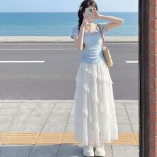 批发显瘦夏日氛围感甜美穿搭海边蕾丝拼接<b class='q'>长裙</b>子2026<b class='q'>新款</b>巨好看半身裙