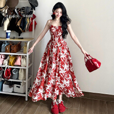 批发复古红色碎花吊带连衣裙子女早春绝美漂亮高级感海边度假收腰<b class='q'>长裙</b>