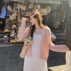 批发春夏新款设计感<b class='q'>镂空</b><b class='q'>针织</b>开衫女设计感防晒<b class='q'>罩衫</b>薄款宽松外搭上衣潮